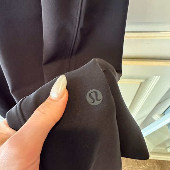 Lululemon Pants Size 6 - Picture 3 of 4